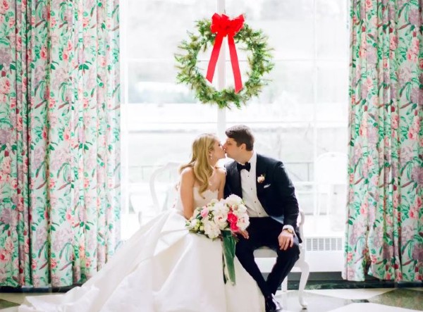 6 Ιδέες για έναν κλασικό χριστουγεννιάτικο γάμο που θα βάλουν τους καλεσμένους σας σε εορταστικό mood